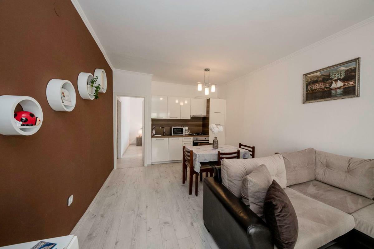 Apartman Jasmina Banjol ภายนอก รูปภาพ