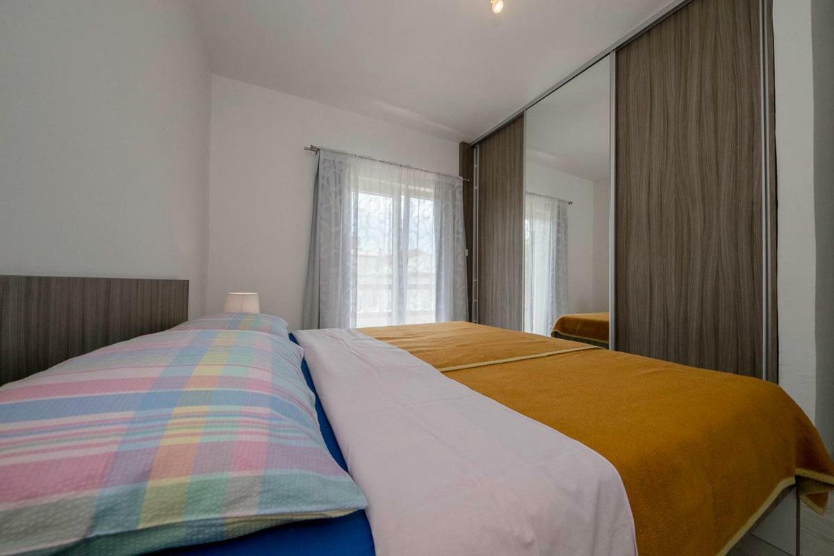 Apartman Jasmina Banjol ภายนอก รูปภาพ